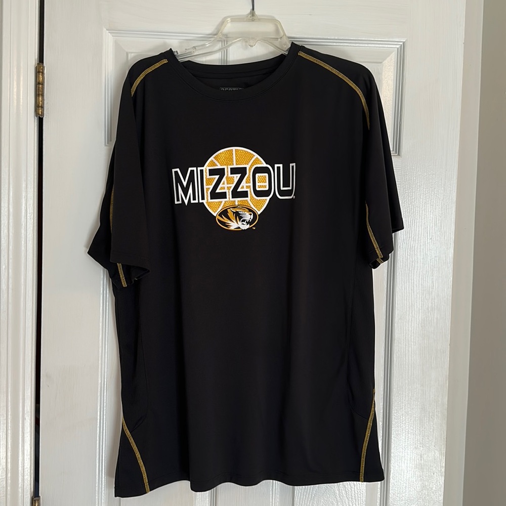 Men’s MIZZOU Majestic Section 101 size XL